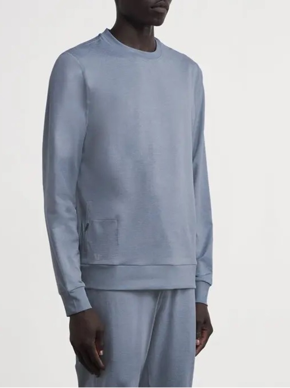 Vuori Ponto Performance Sweatshirt | Blue / Grey | Small - Picture 2 of 8